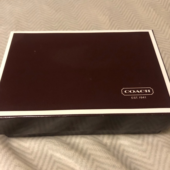 DEAL! Classic Coach bangle style gold coloured beautiful bracelet - Picture 6 of 6